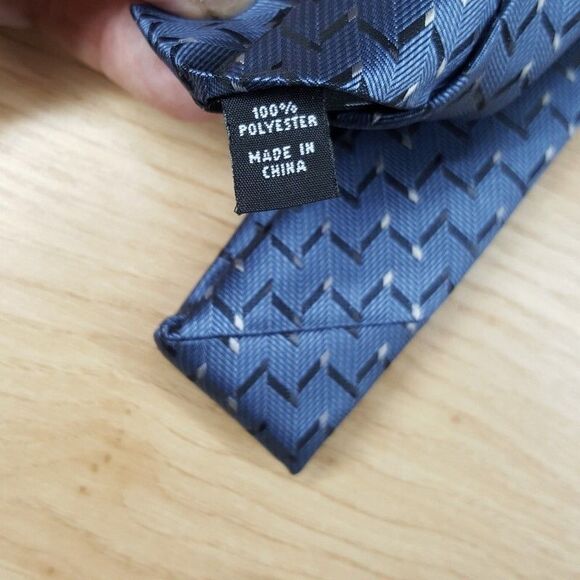 ALFANI Mens Neck Tie Blue Zig Zag Stain Resistant Classic Pointed - Picture 3 of 5